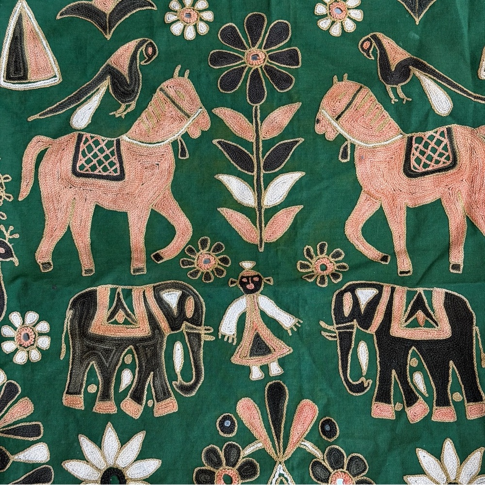 Kutchi Indian Embroidered Wall Hanging‎ w/Mirrors Vintage Elephant Horses Green - Picture 2 of 13